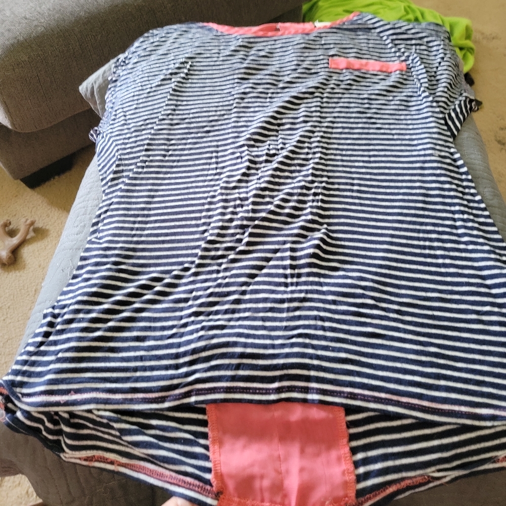 Women's LG Robin-k shirt with open back. Good condition